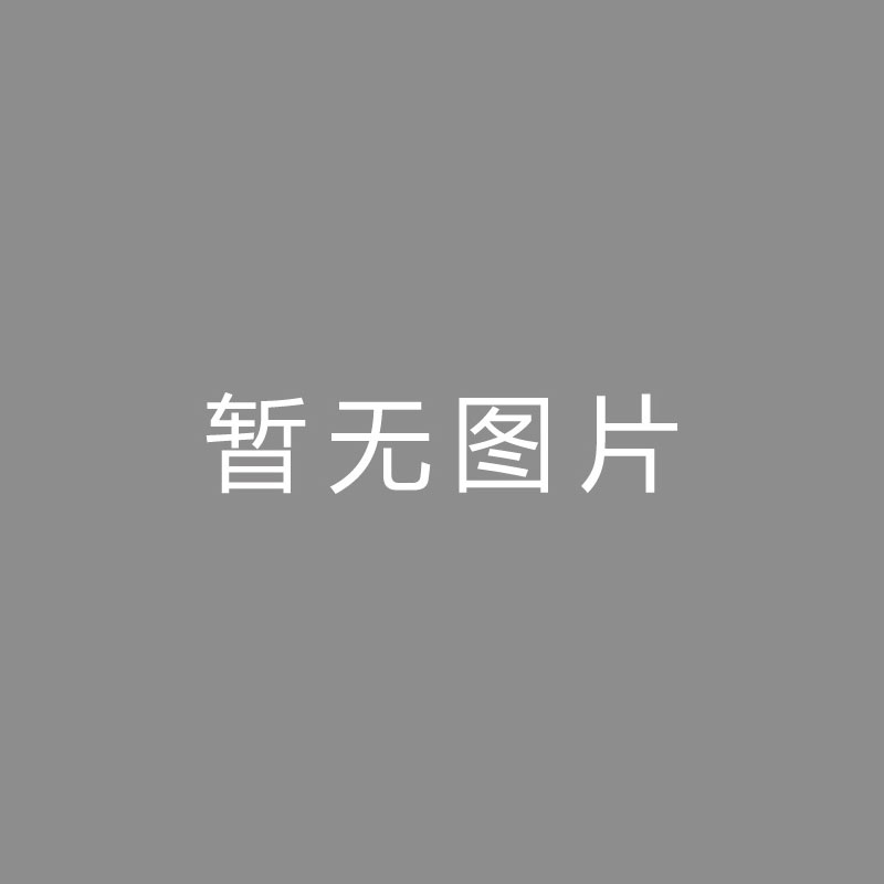 🏆视视视视曼晚：安东尼回来训练场，滕哈格和他热心沟通